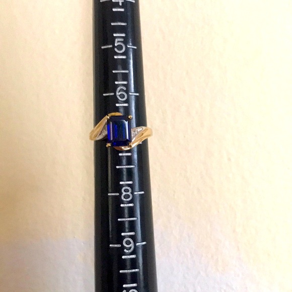 Blue Sapphire & Diamond Ring. - Picture 6 of 9